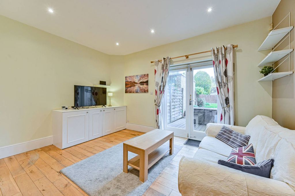 Property photo 3 of 17