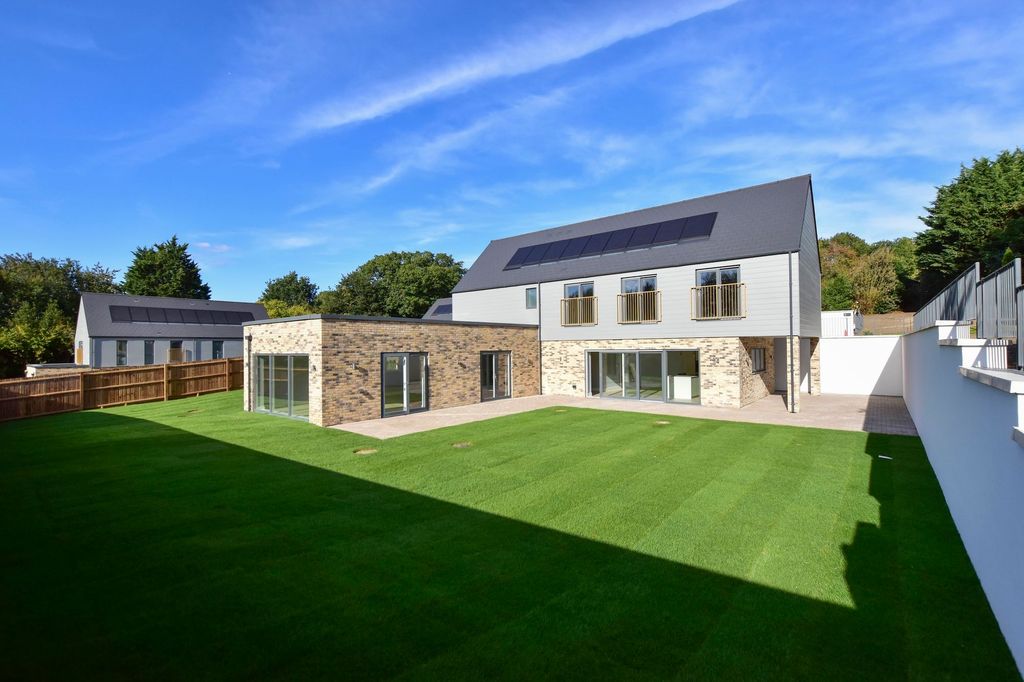 Property photo 1 of 37