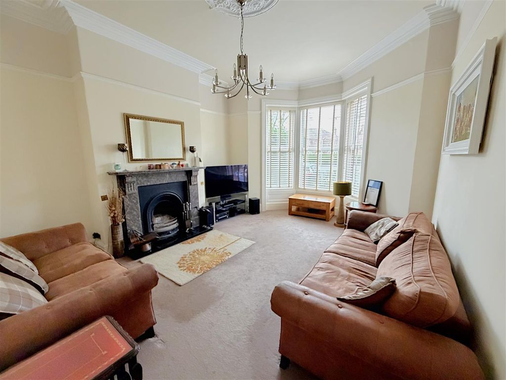 Property photo 3 of 55 Lounge