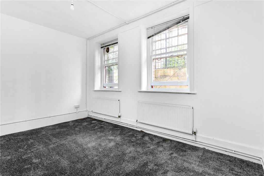 Property photo 2 of 7 Picture No. 06
