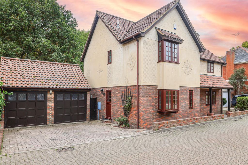 Property photo 1 of 23