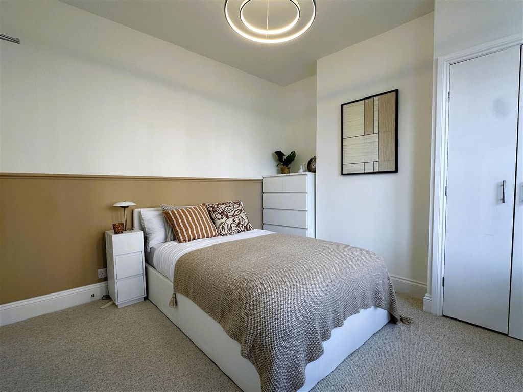 Property photo 3 of 8 R1