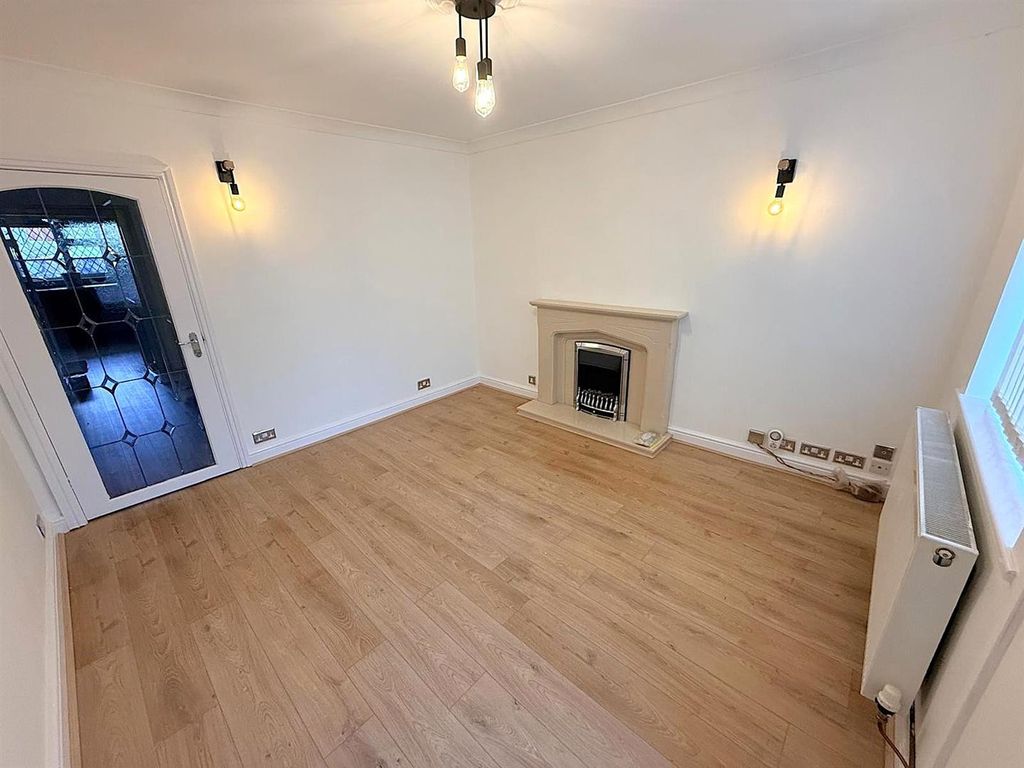 Property photo 3 of 12 22.Jpg