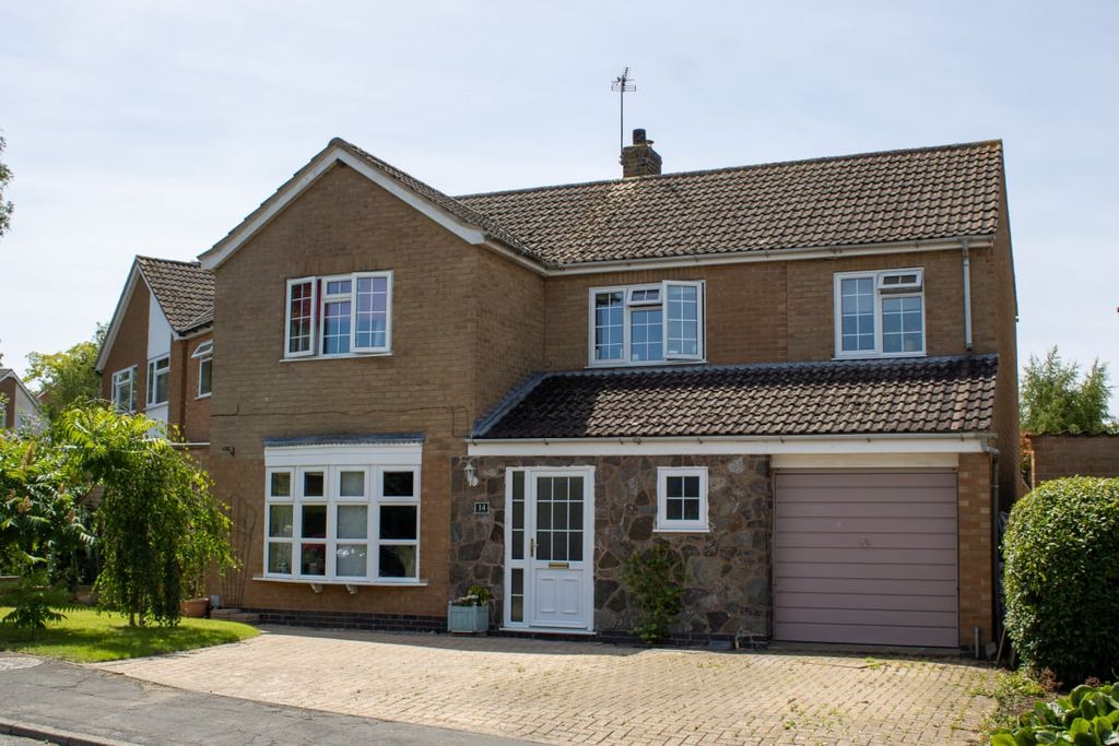Property photo 1 of 27