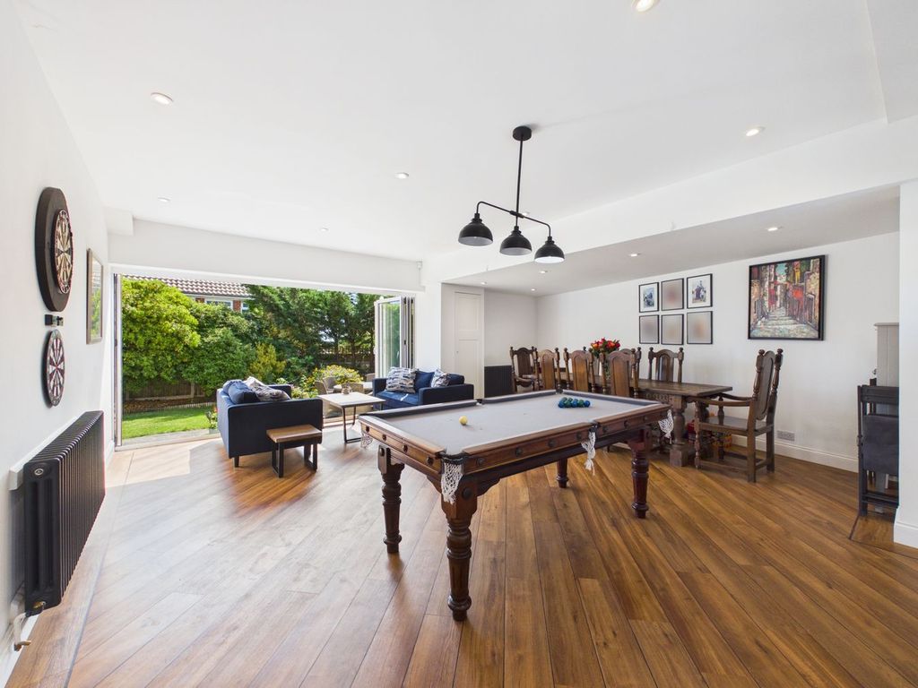 Property photo 2 of 32