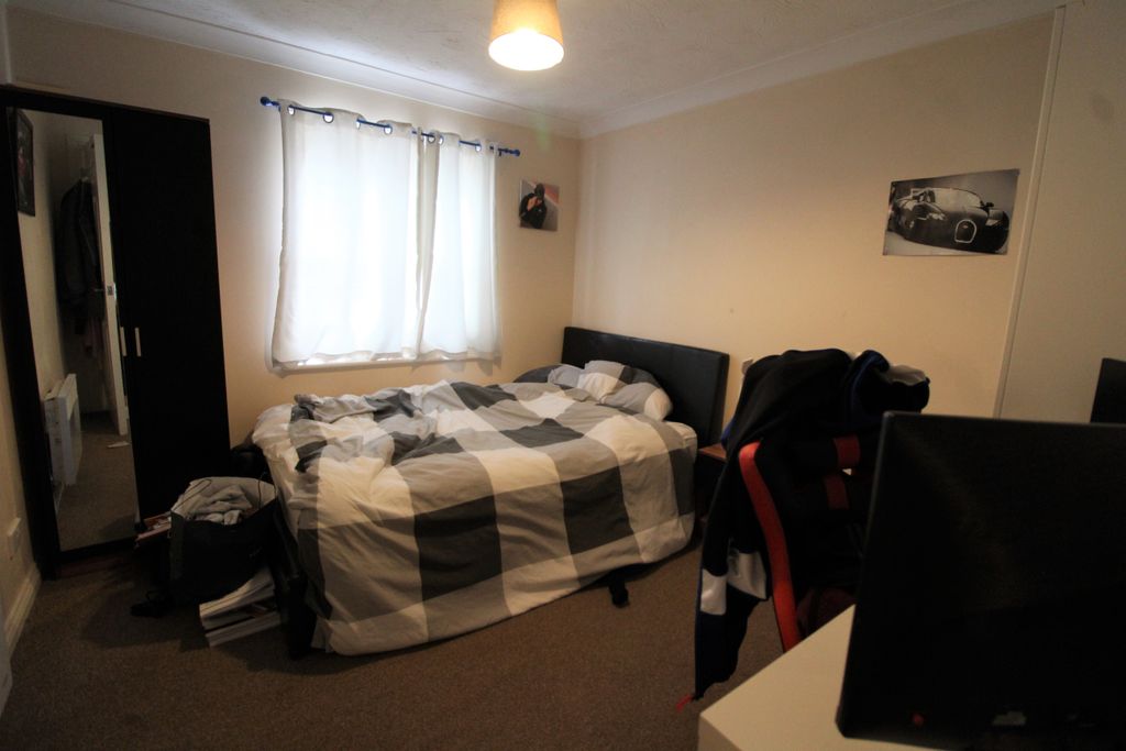 Property photo 2 of 5