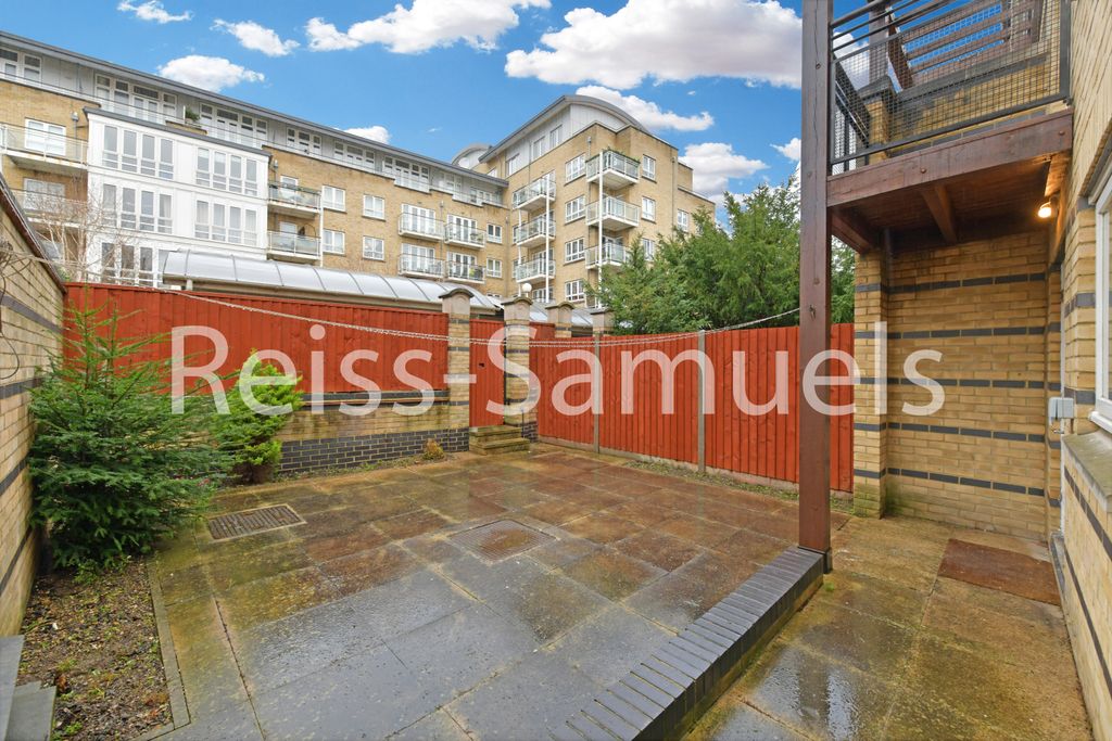 Property photo 3 of 48