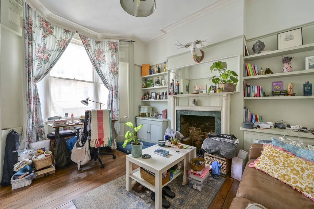 Property photo 2 of 8