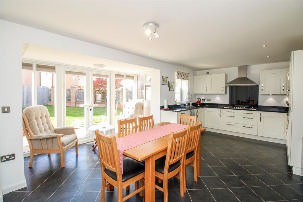 Property photo 3 of 21 Kitchen Diner