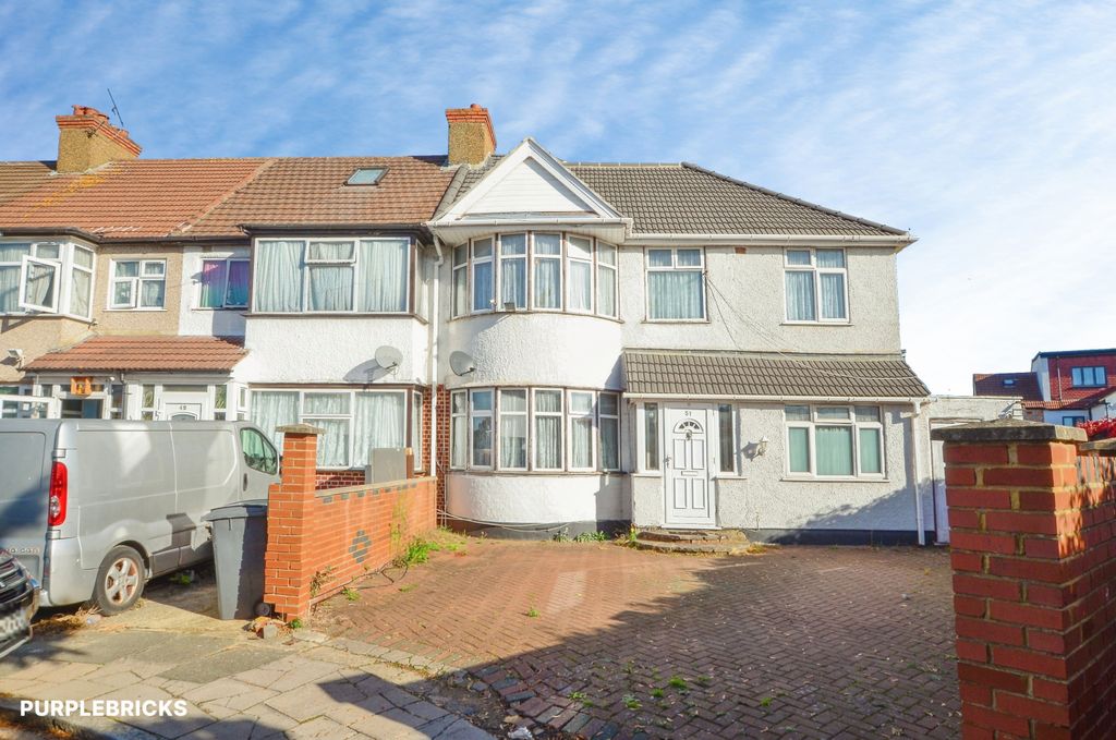 Property photo 1 of 36