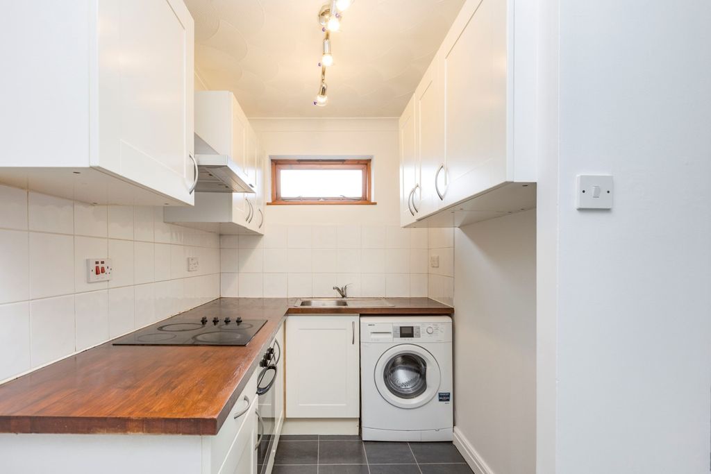 Property photo 2 of 13 4Fd2B162-21E2-Ef1...