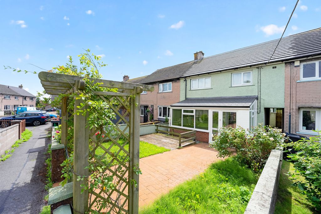 Property photo 1 of 11 Outside
