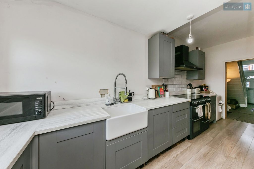 Property photo 2 of 16 Pbox-Img.Jpg