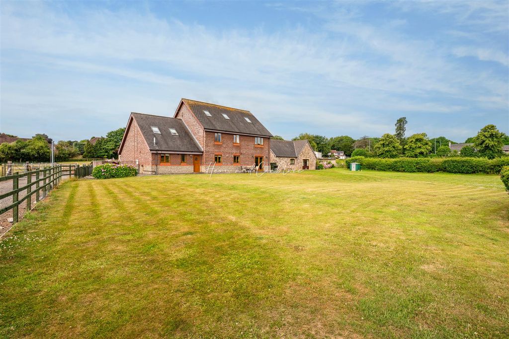 Property photo 1 of 58 Walk Farm, Castleton, Herncrabtree (5).Jpg