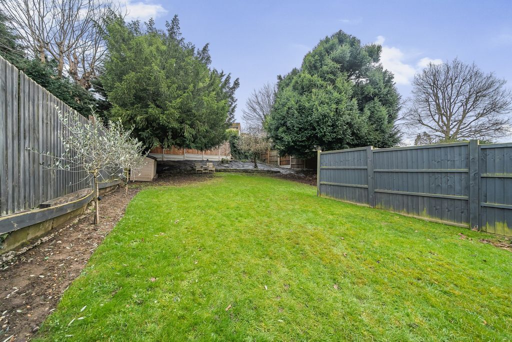 Property photo 3 of 19 Gardens