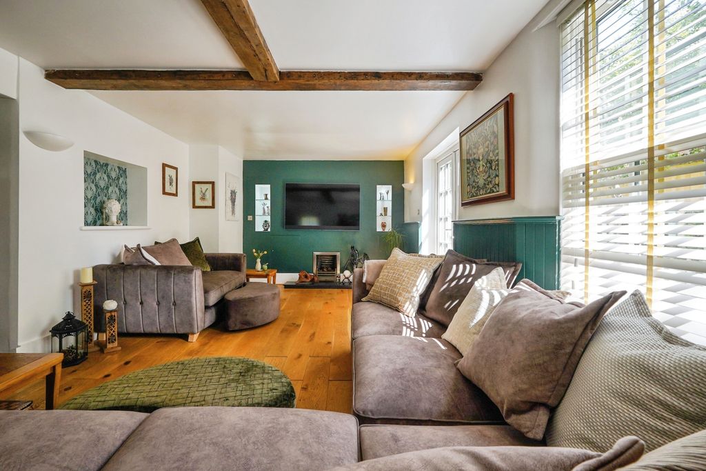 Property photo 2 of 40 Open Plan3