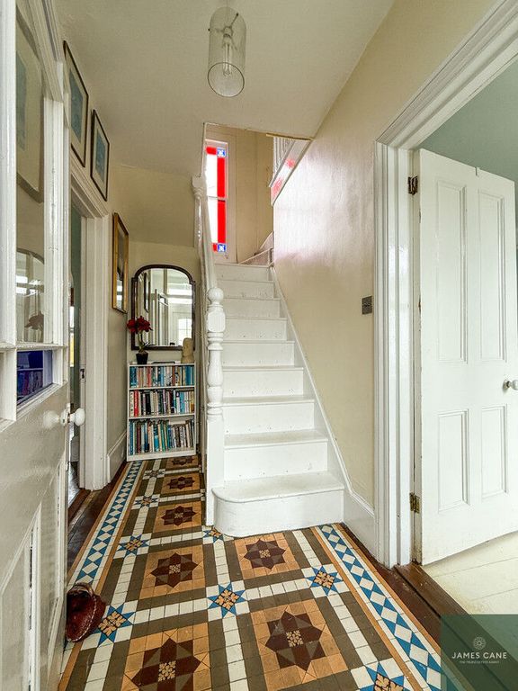 Property photo 3 of 20