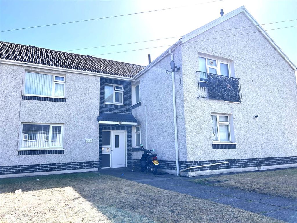 Property photo 1 of 8 Ground Floor