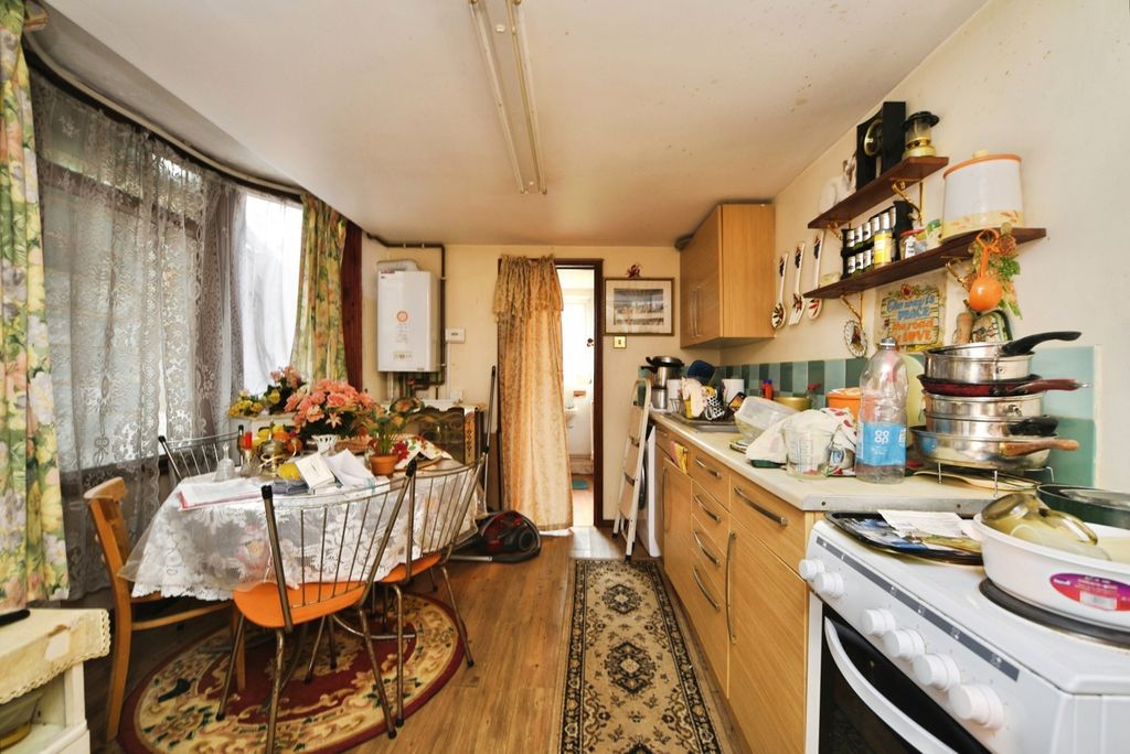 Property photo 3 of 7 Pbox-Img.Jpg