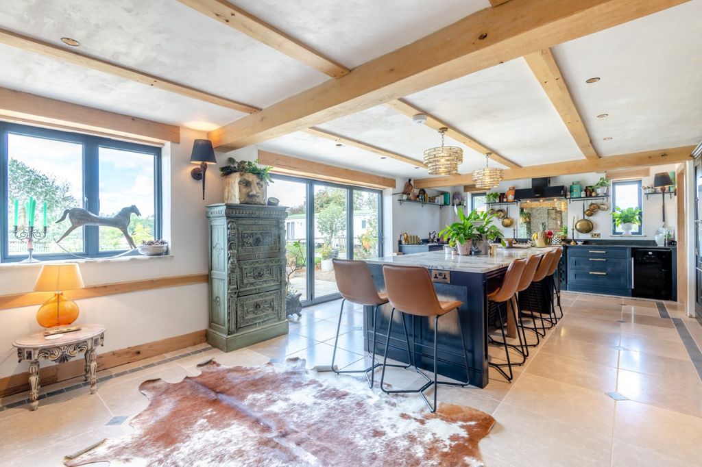 Property photo 2 of 19 Picture No. 07