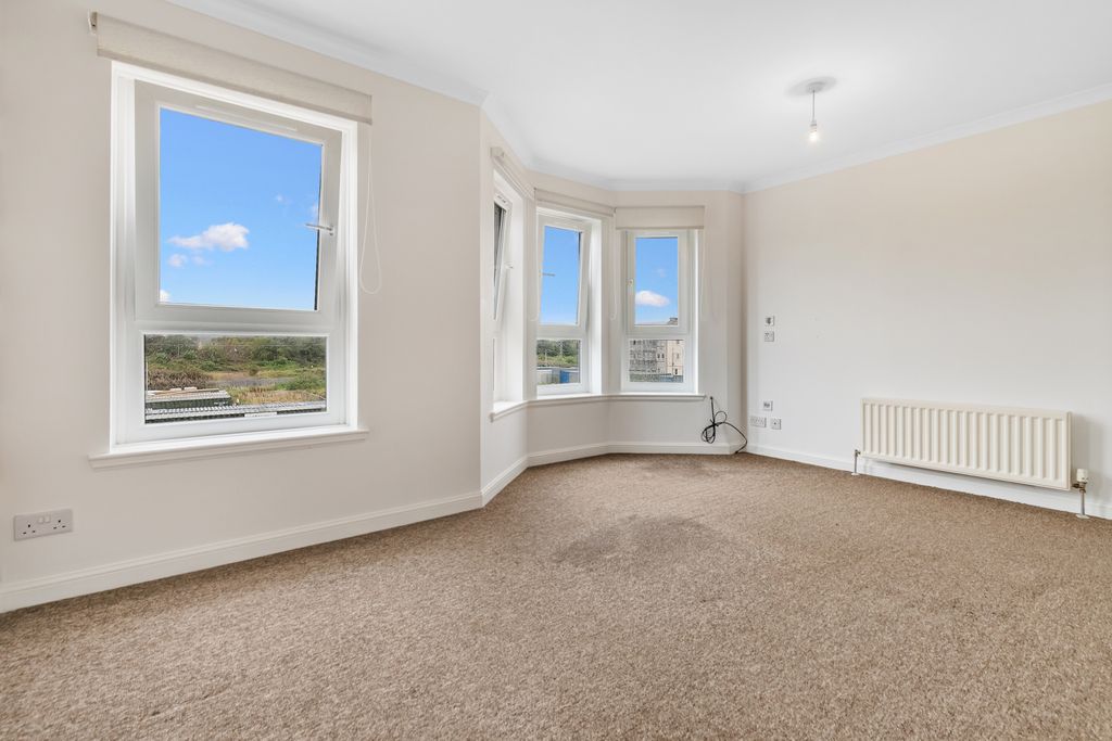 Property photo 3 of 17 Picture No. 04