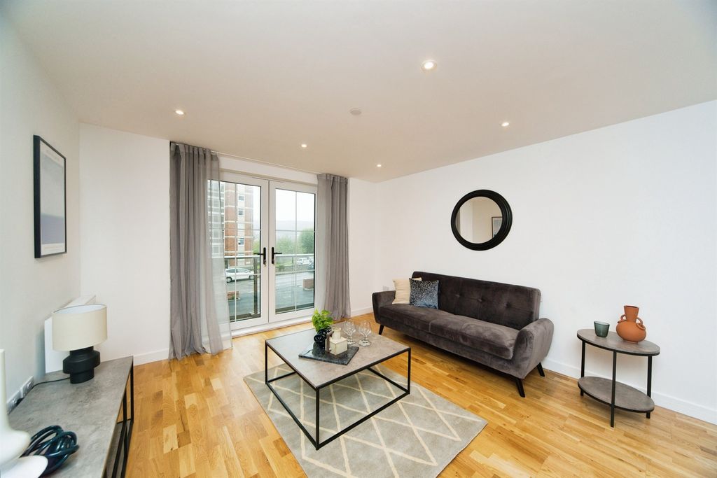 Property photo 1 of 9