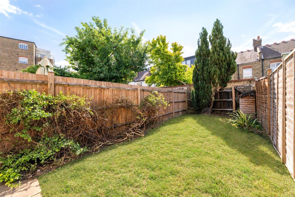 Property photo 2 of 8 Picture No. 14