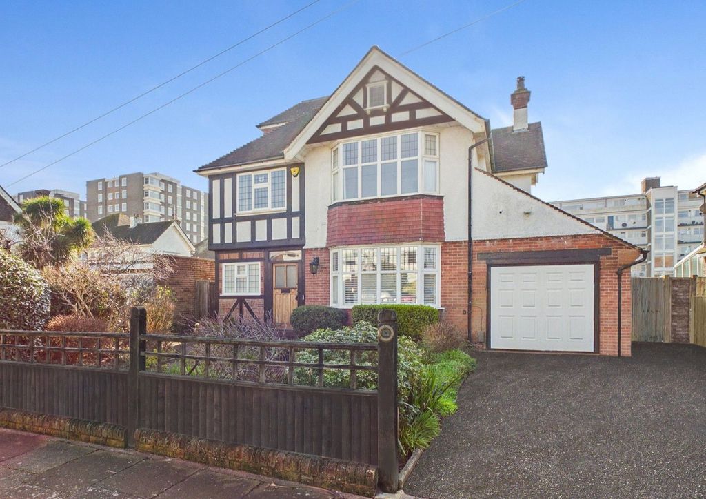 Property photo 1 of 21