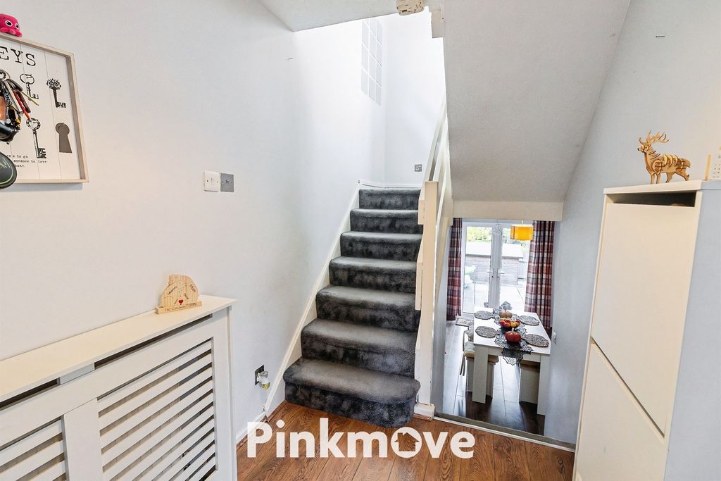 Property photo 2 of 20