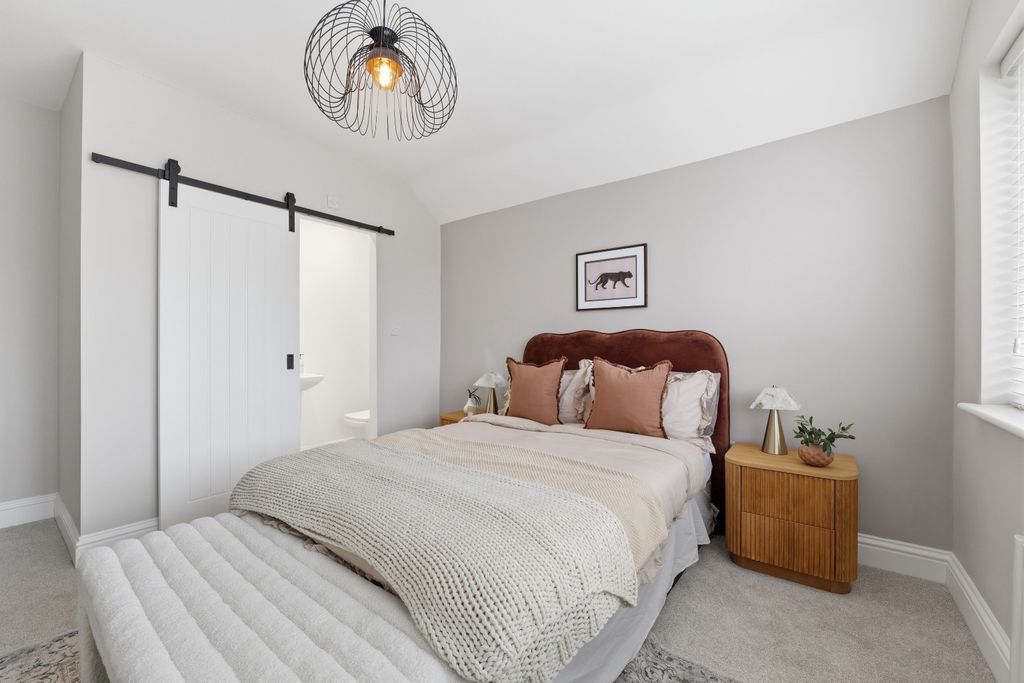 Property photo 3 of 23 4950847