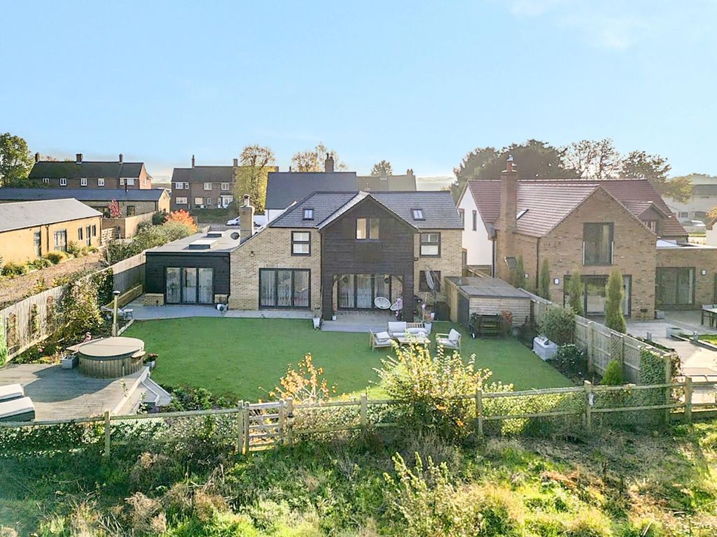 Property photo 1 of 44 Rear Garden