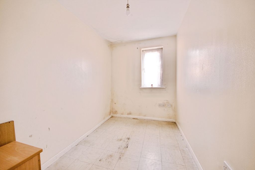 Property photo 3 of 4 Photo