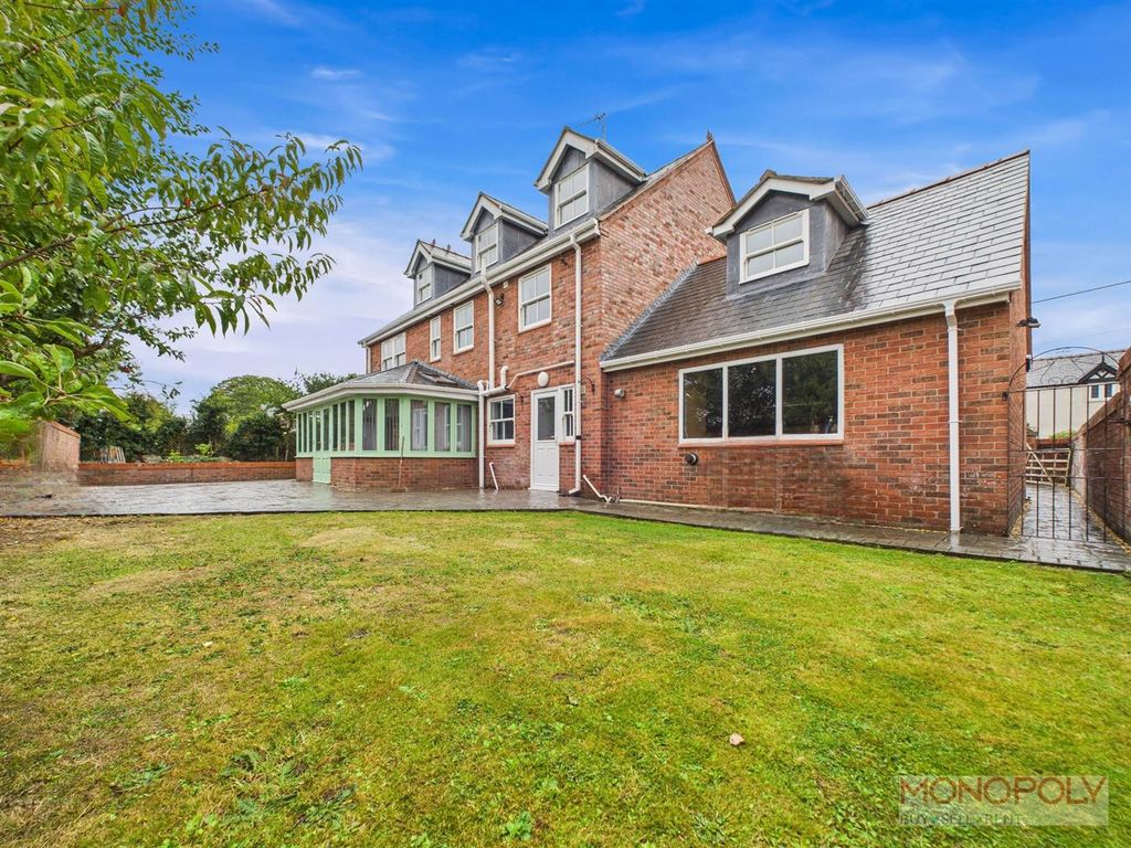 Property photo 2 of 47 Rear Garden Area