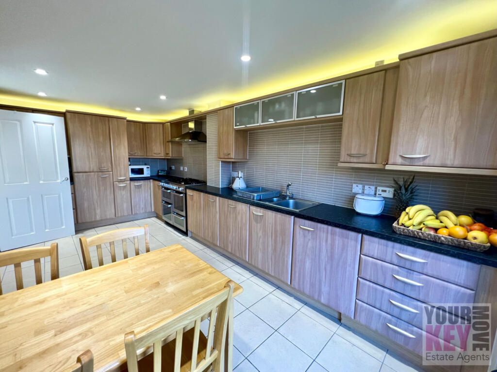 Property photo 3 of 24