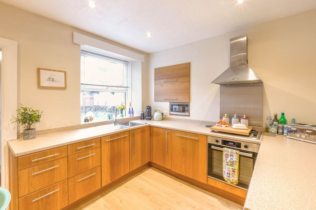 Property photo 3 of 20