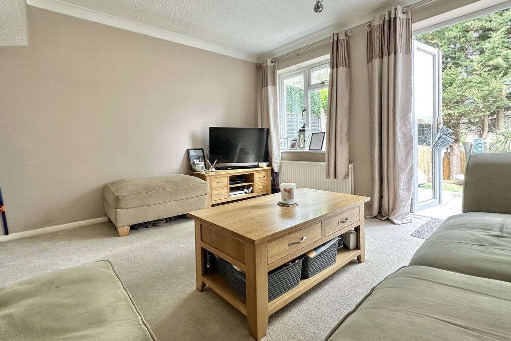 Property photo 3 of 12