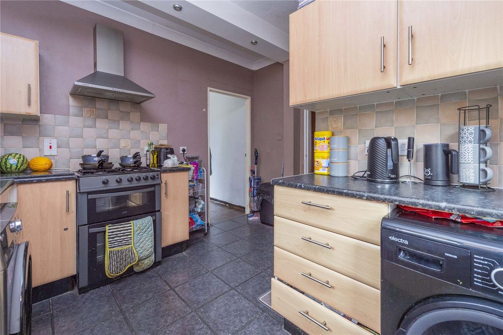 Property photo 3 of 25 Picture No. 21
