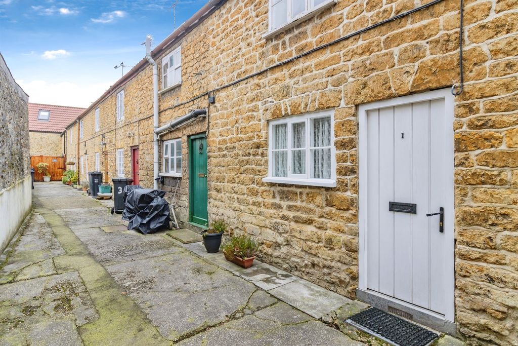 Property photo 1 of 25