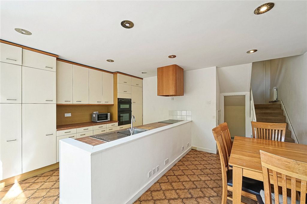 Property photo 2 of 20 Picture No. 14