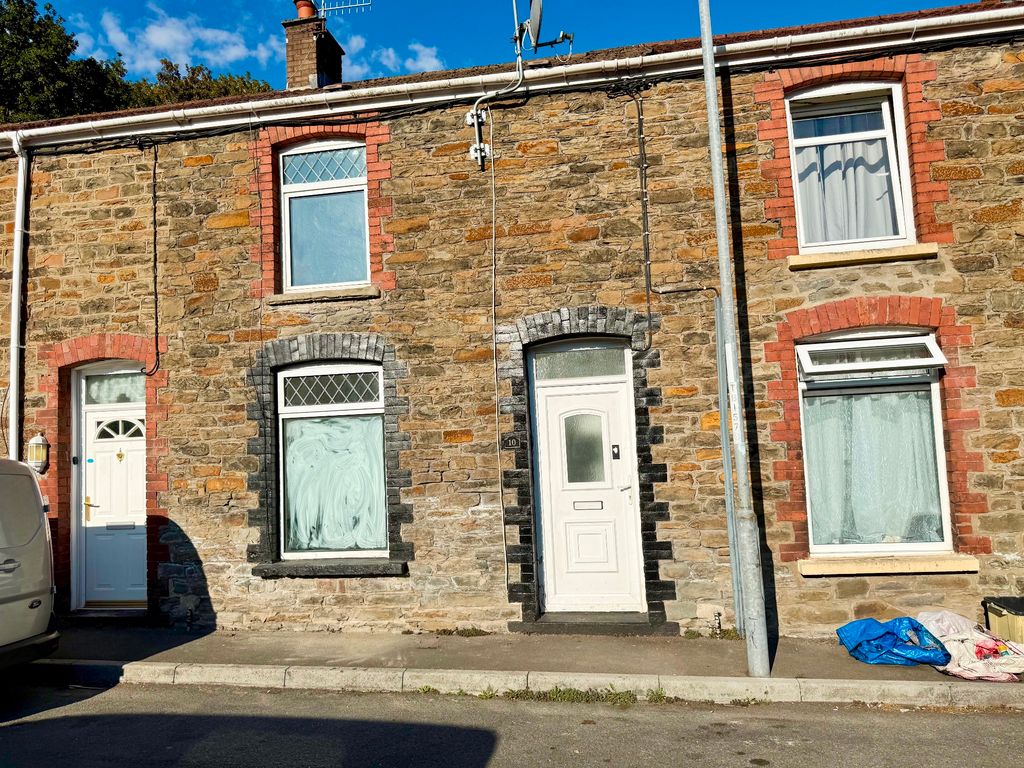 Property photo 1 of 18