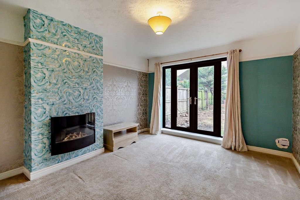 Property photo 2 of 28