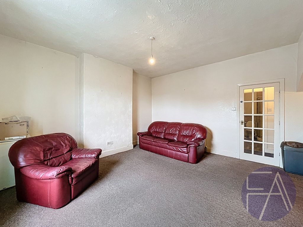 Property photo 3 of 8 4430253