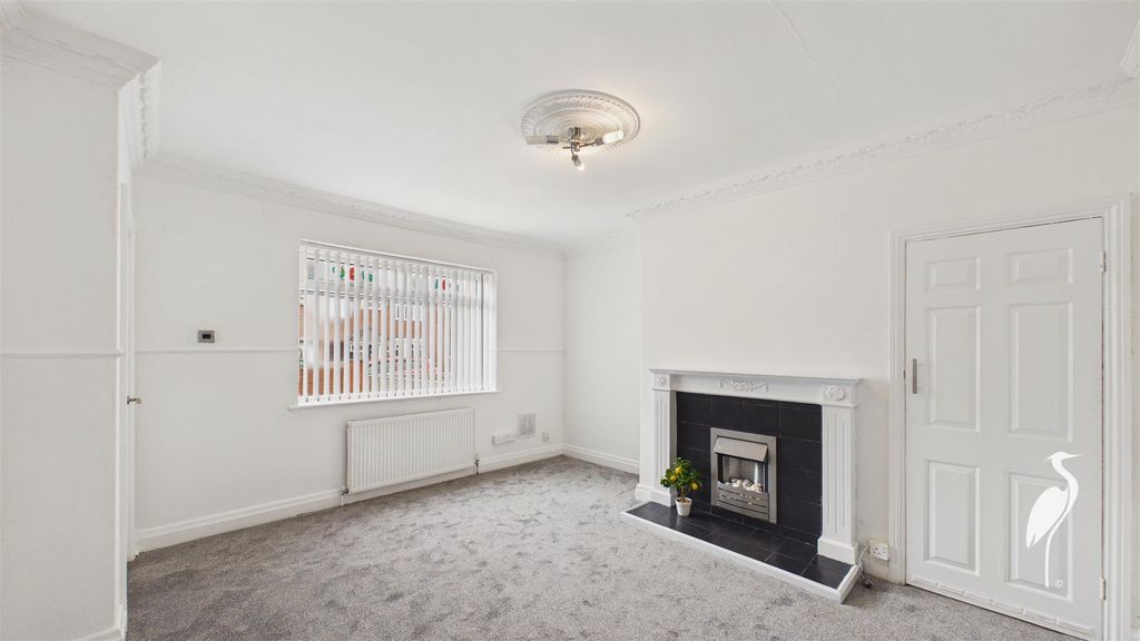 Property photo 2 of 16 Lounge