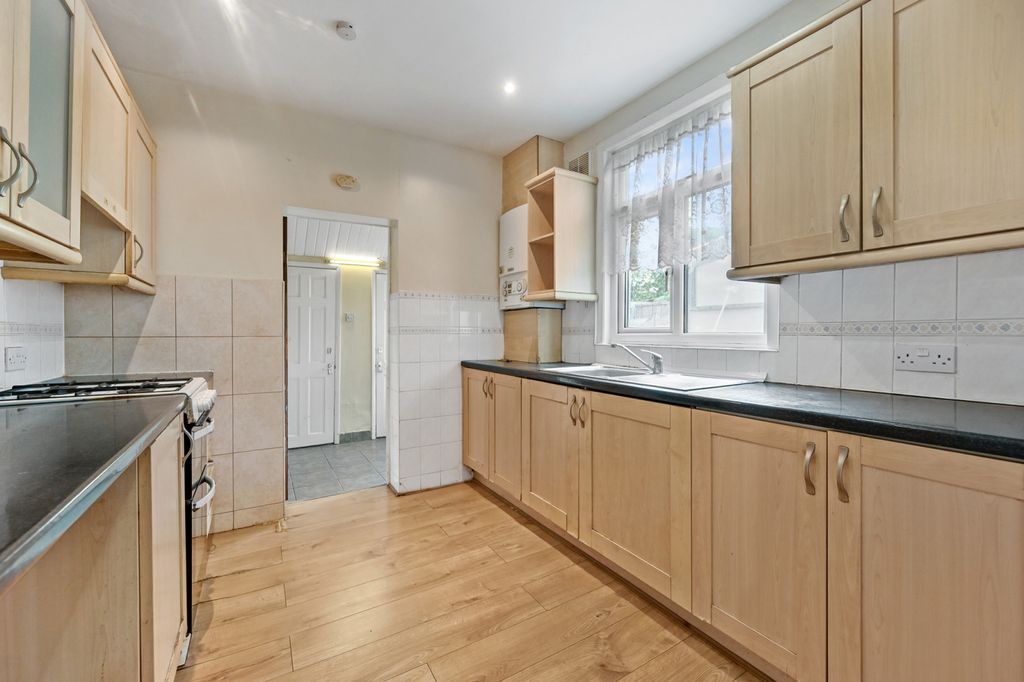 Property photo 3 of 11 Gallery