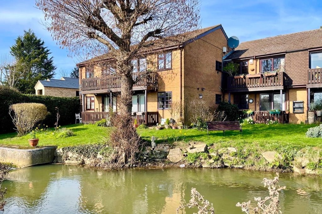 Property photo 1 of 9 Front