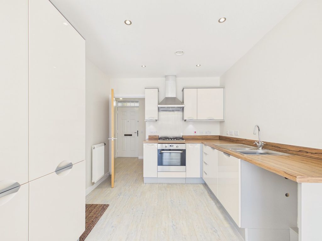 Property photo 3 of 18 5257956