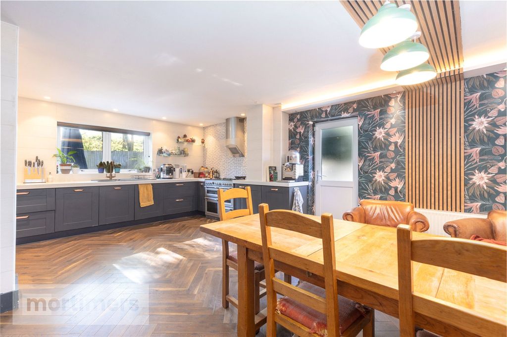 Property photo 2 of 28 Kitchen Diner