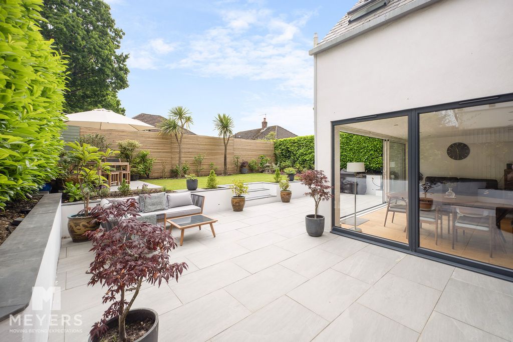 Property photo 3 of 24