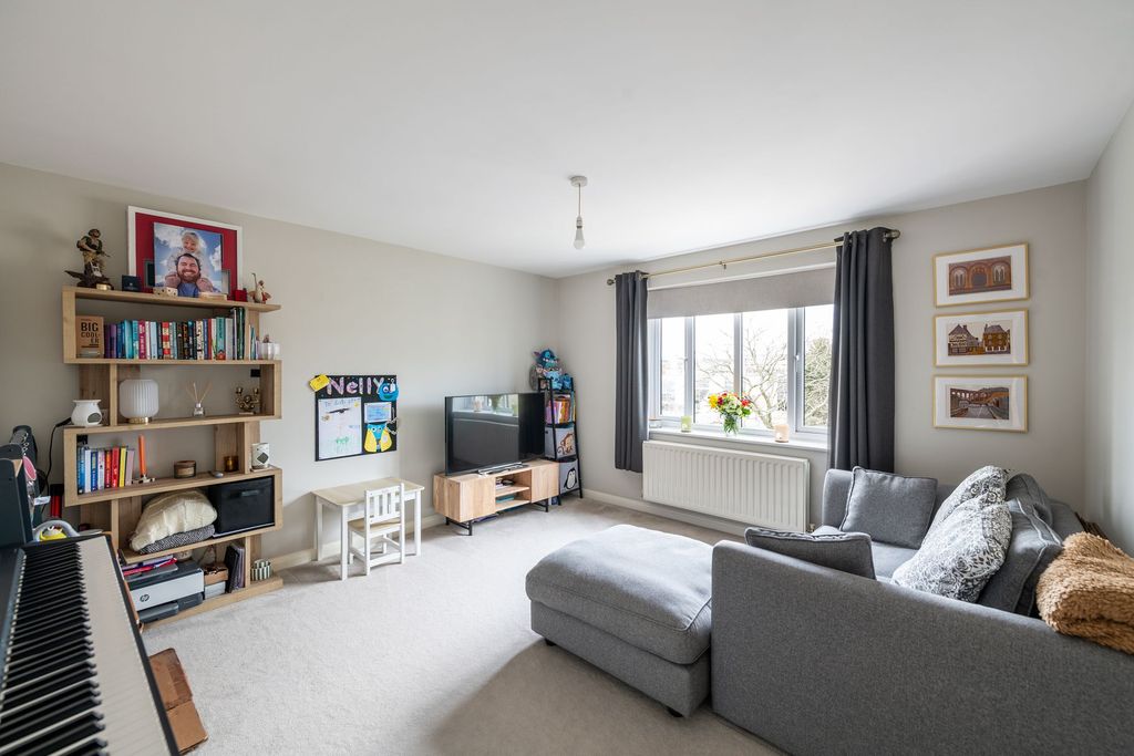 Property photo 2 of 14