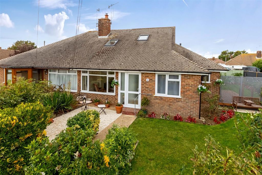 Property photo 1 of 17 Benedict Close_25.Jpg